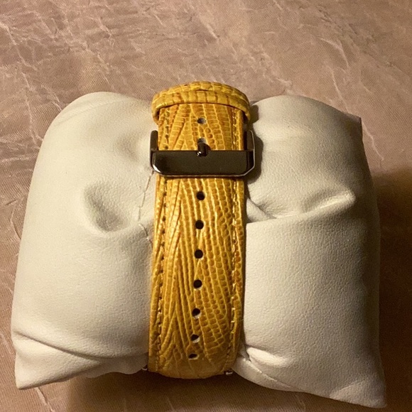 NWOT-Joan Rivers Classic watch with gems & date window & yellow leather band - Picture 2 of 10